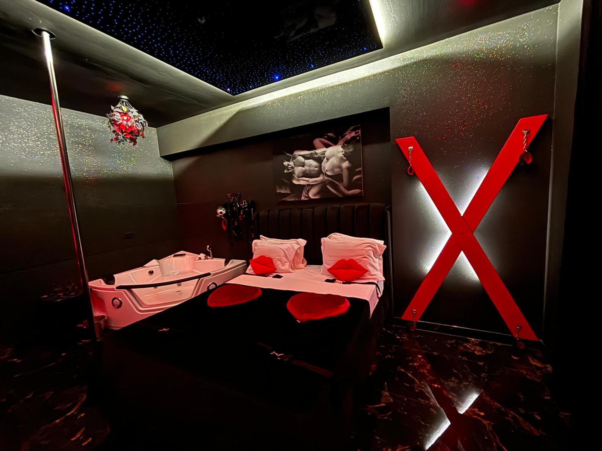 Romeo Nights - Love Rooms - Adults Only Bucharest Luaran gambar