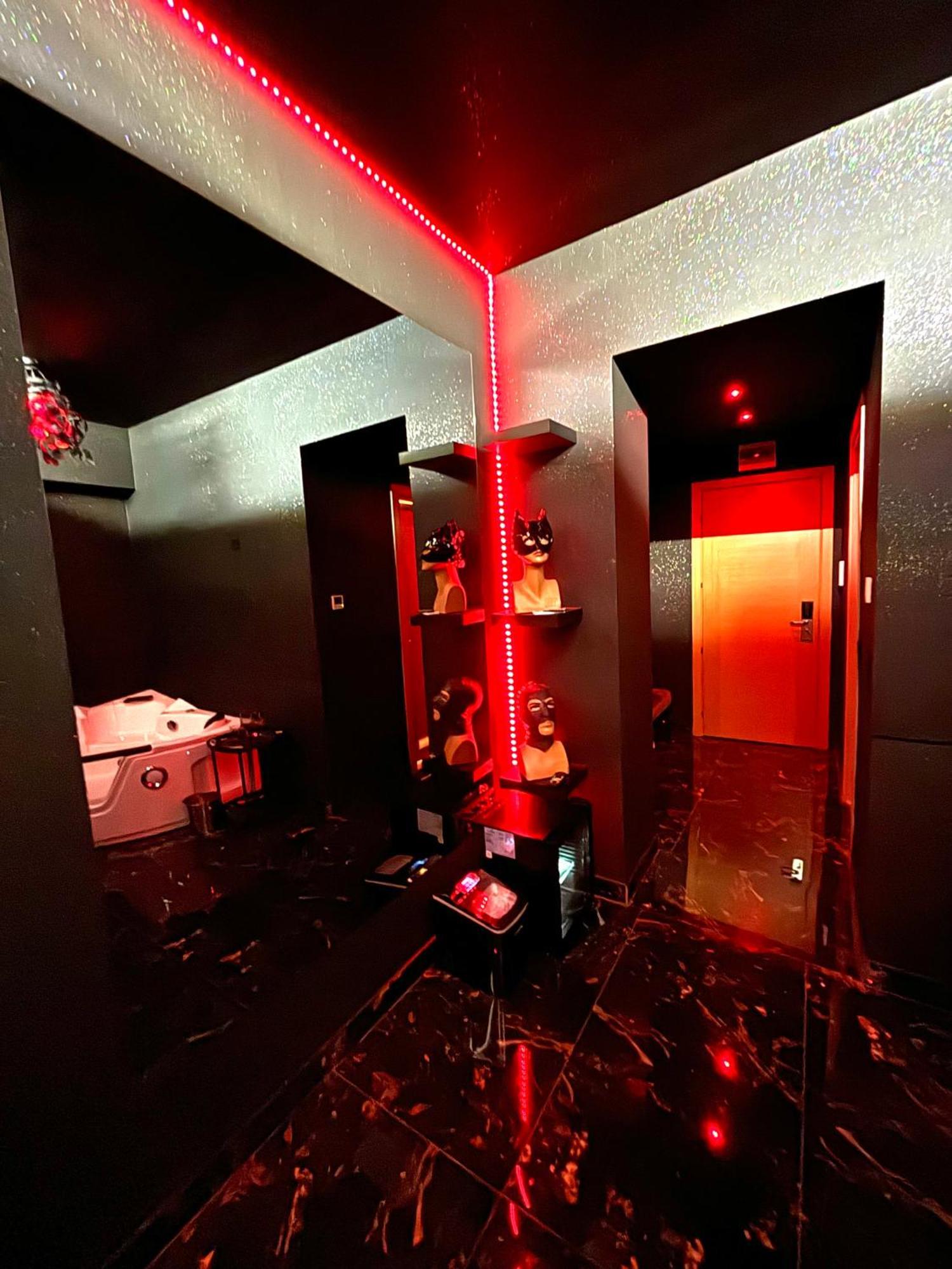 Romeo Nights - Love Rooms - Adults Only Bucharest Luaran gambar