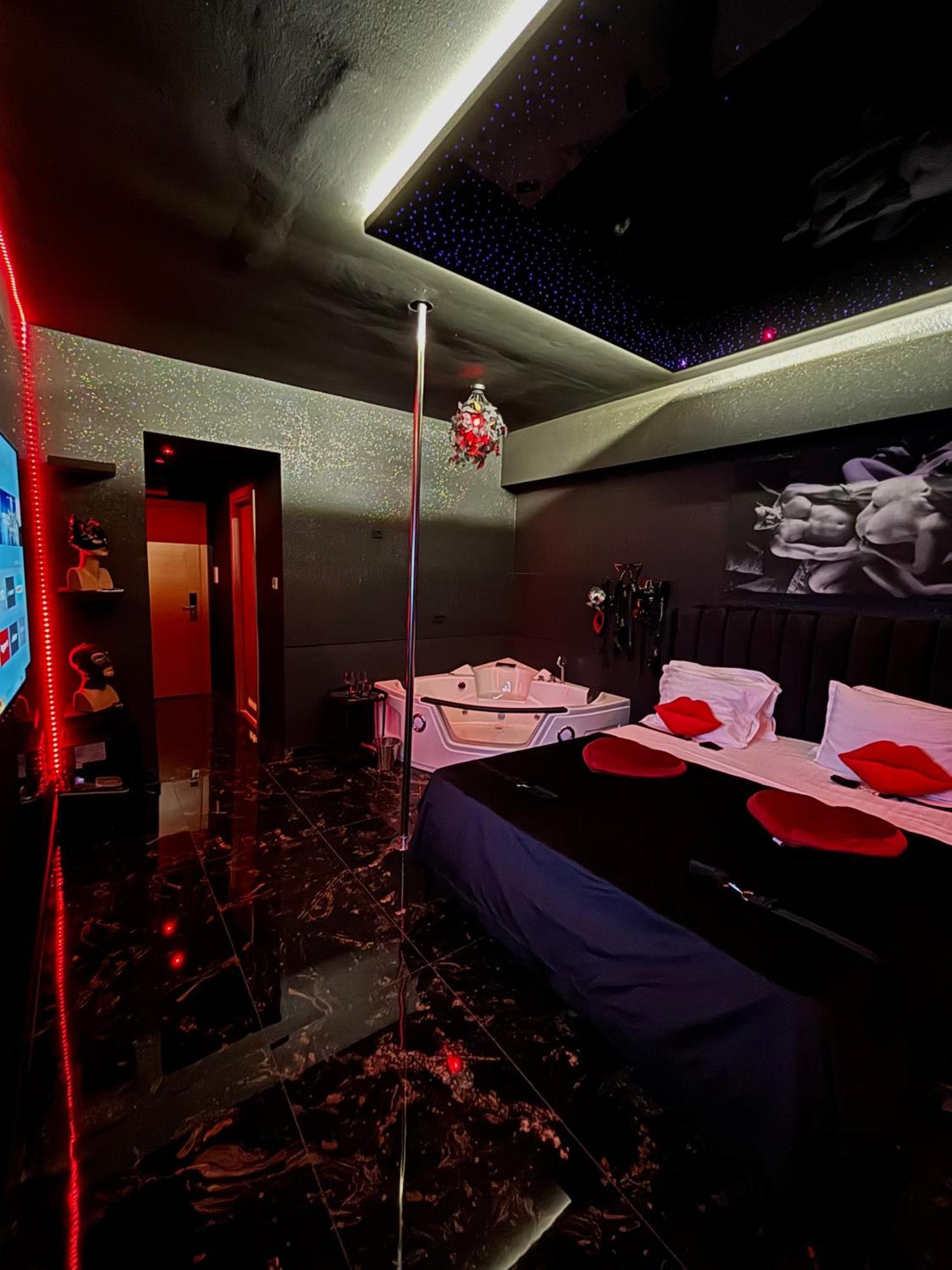 Romeo Nights - Love Rooms - Adults Only Bucharest Luaran gambar